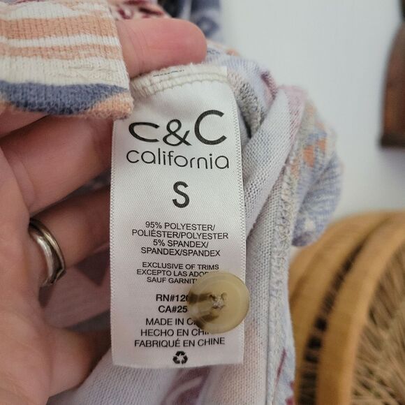 C&C California Tribal Button Down Red/Blue/ - Picture 2 of 7